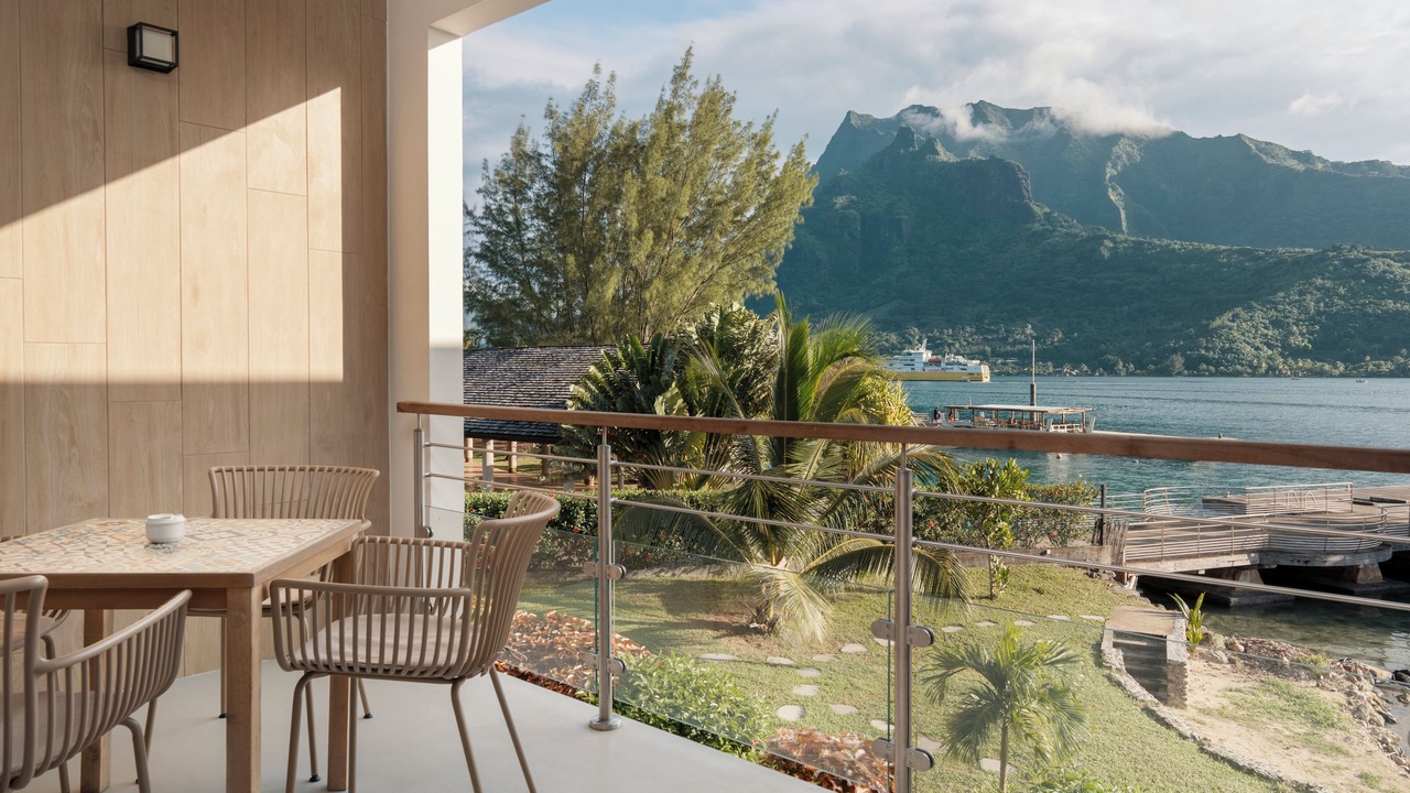 Photo of Patio Balcony in Cook's Bay