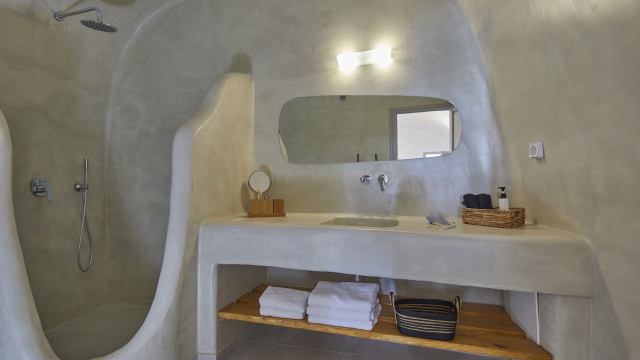 Photo of Bathroom in Fira