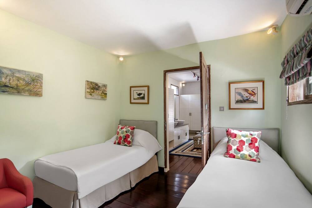 Photo of Bedroom in Drupadi