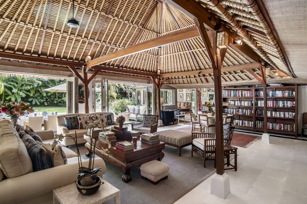 Photo of Livingroom in Drupadi