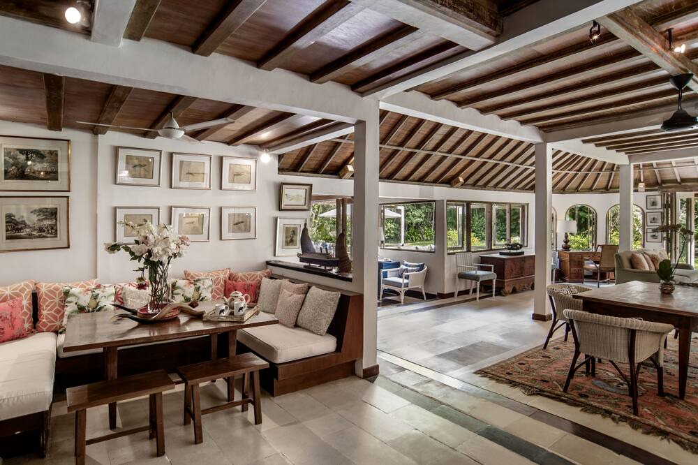 Photo of Livingroom in Drupadi