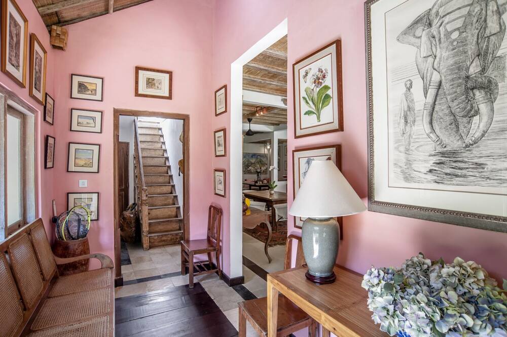 Photo of Livingroom in Drupadi