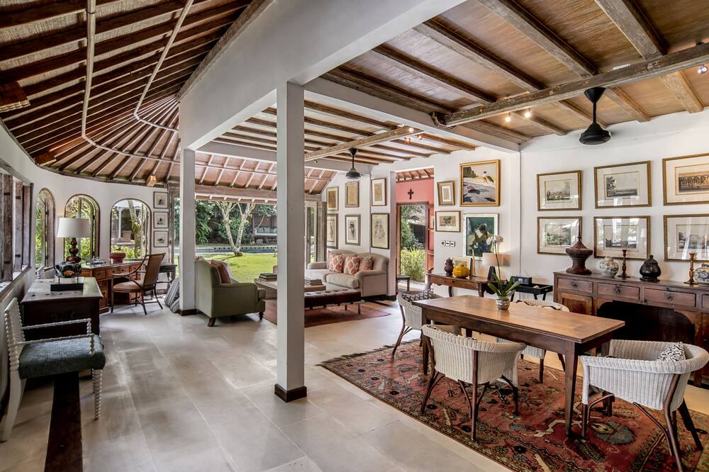 Photo of Livingroom in Drupadi