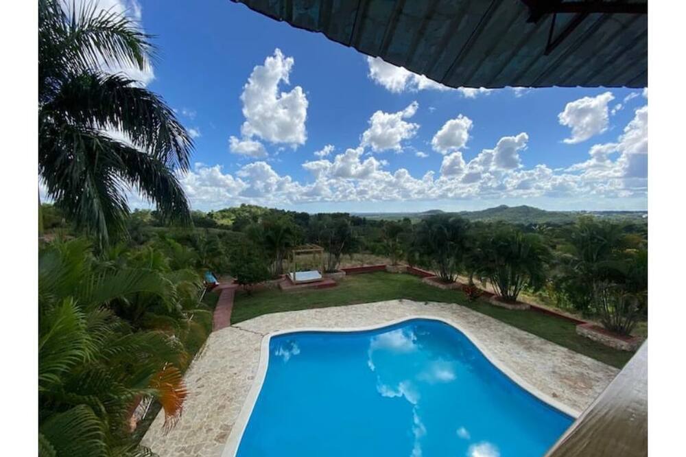 Photo of Outdoor in Pedro Brand