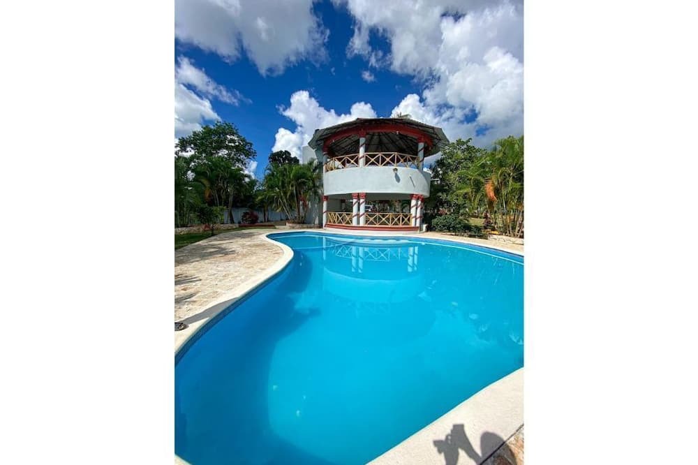 Photo of Outdoor in Pedro Brand