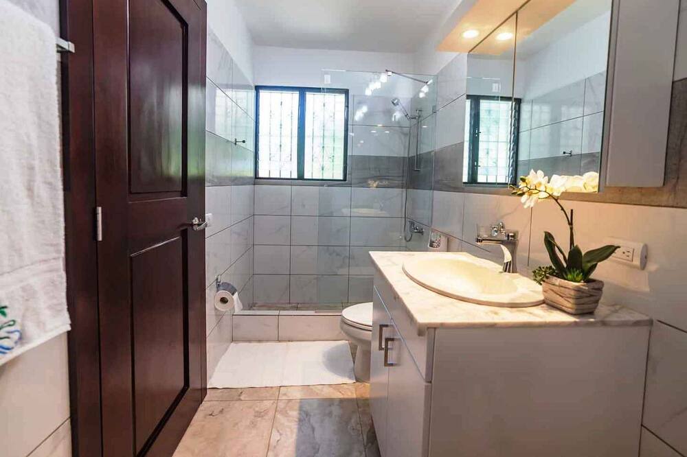 Photo of Bathroom in Urbanizacion Tavarez