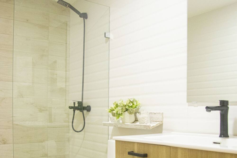 Photo of Bathroom in Evaristo Morales
