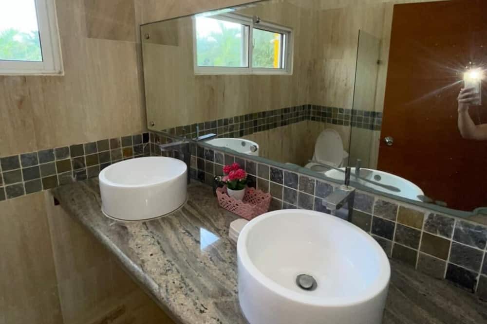 Photo of Bathroom in Guayacanes