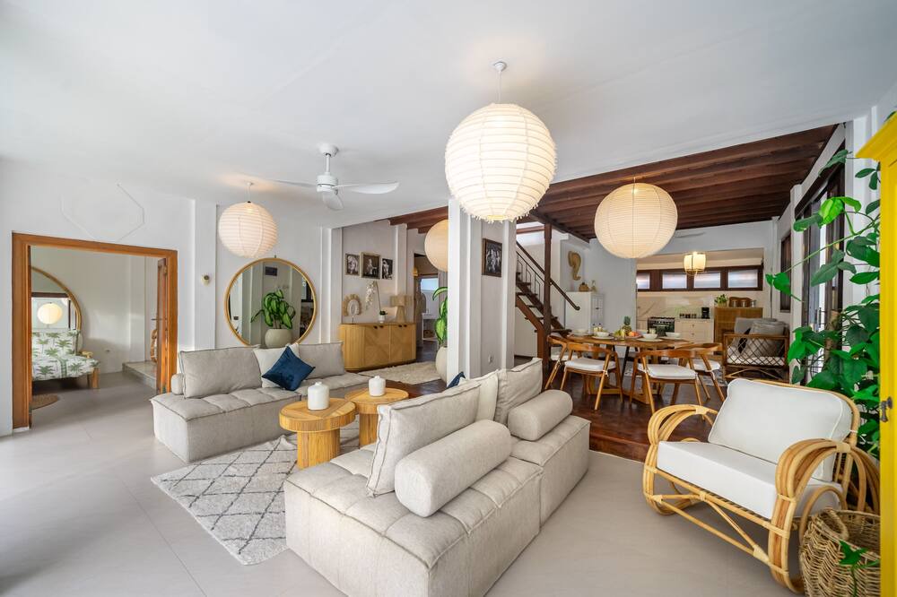 Photo of Livingroom in Drupadi