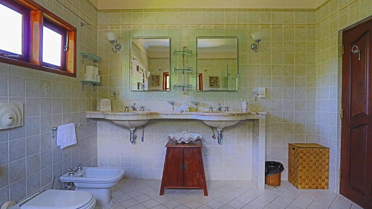 Photo of Bathroom in Glacis