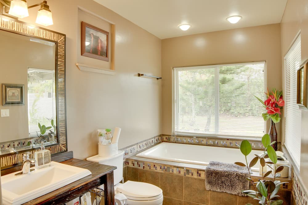 Photo of Bathroom in Keaau