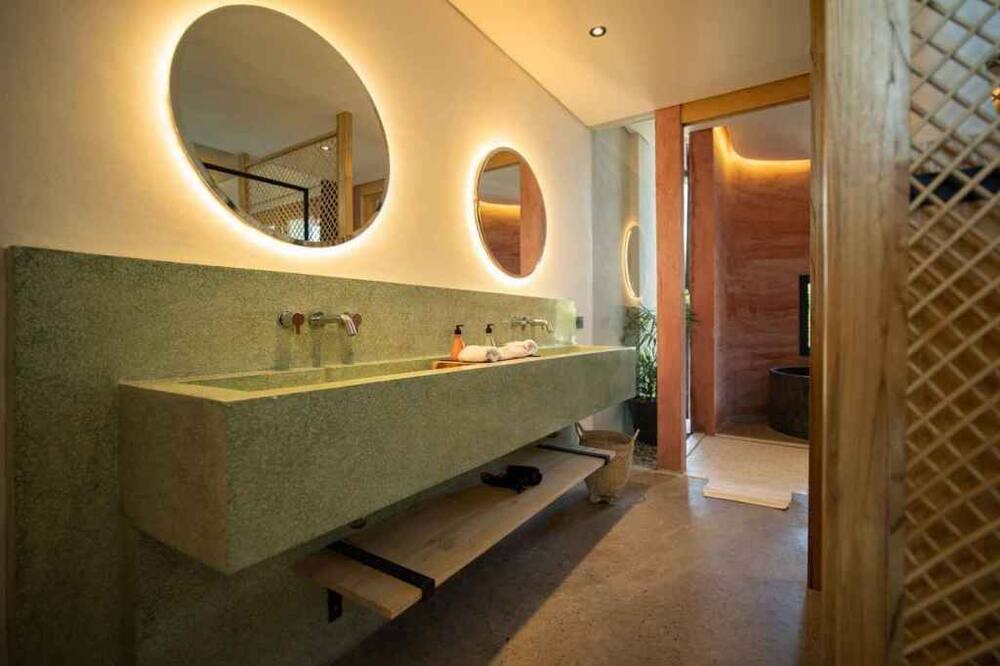 Photo of Bathroom in Pererenan