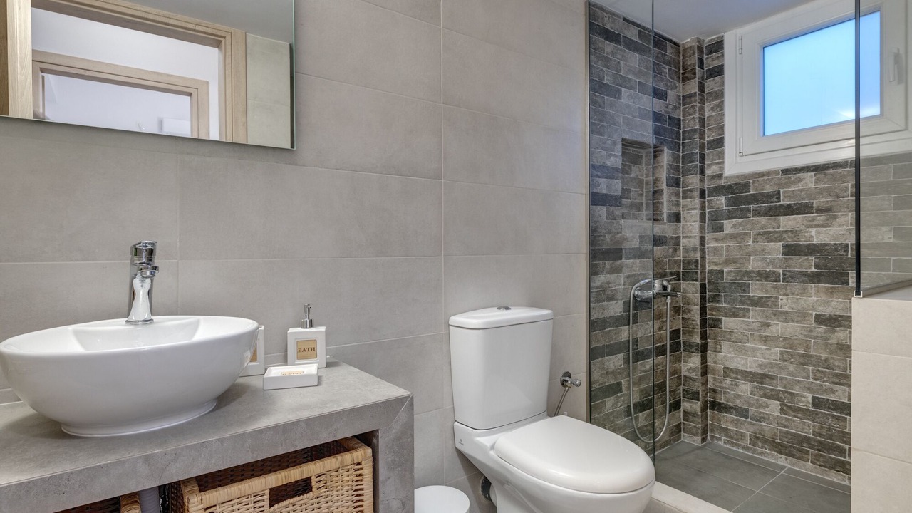 Photo of Bathroom in Kini