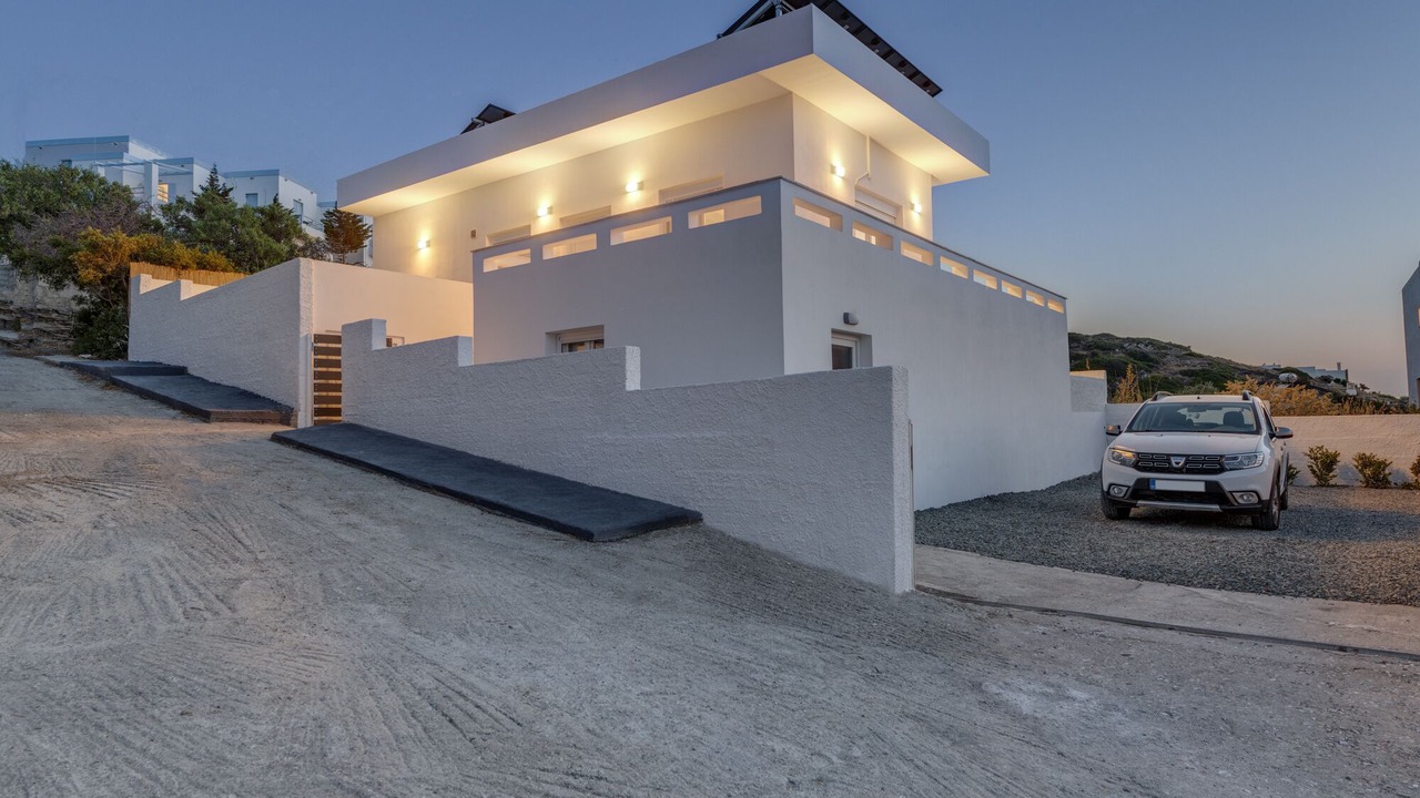 Photo of Outdoor in Kini