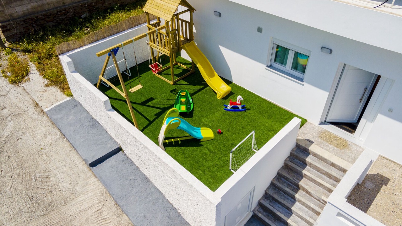 Photo of Outdoor in Kini