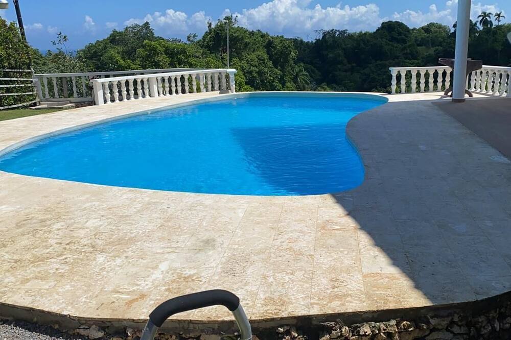 Photo of Outdoor in Cabrera