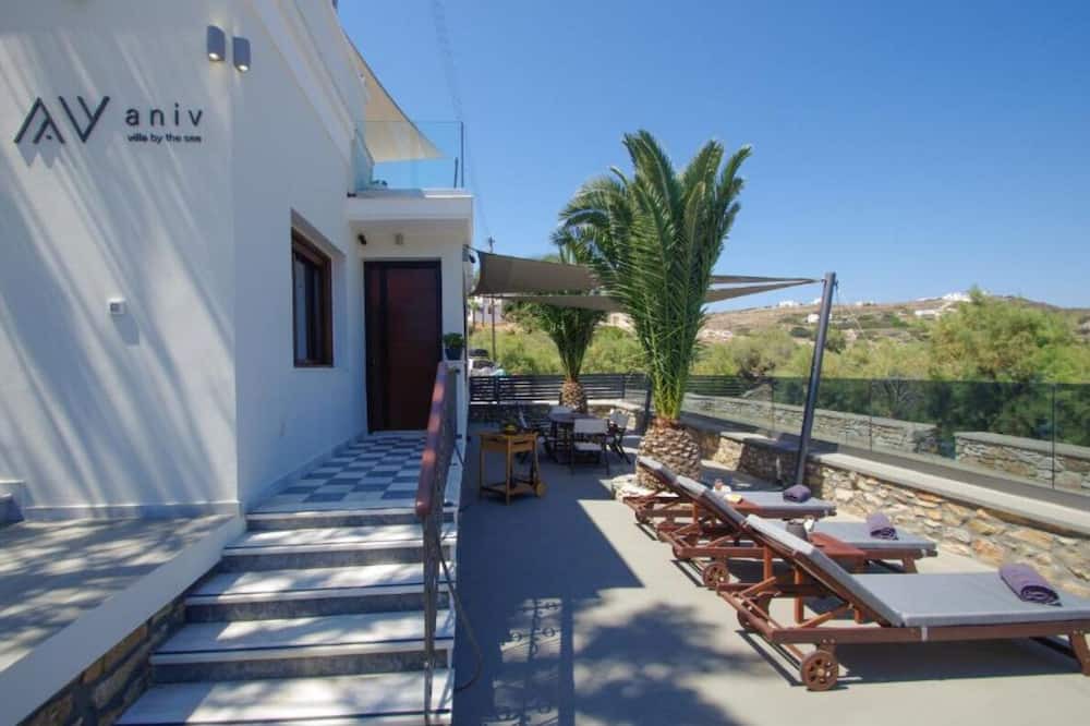 Photo of Outdoor in Kini