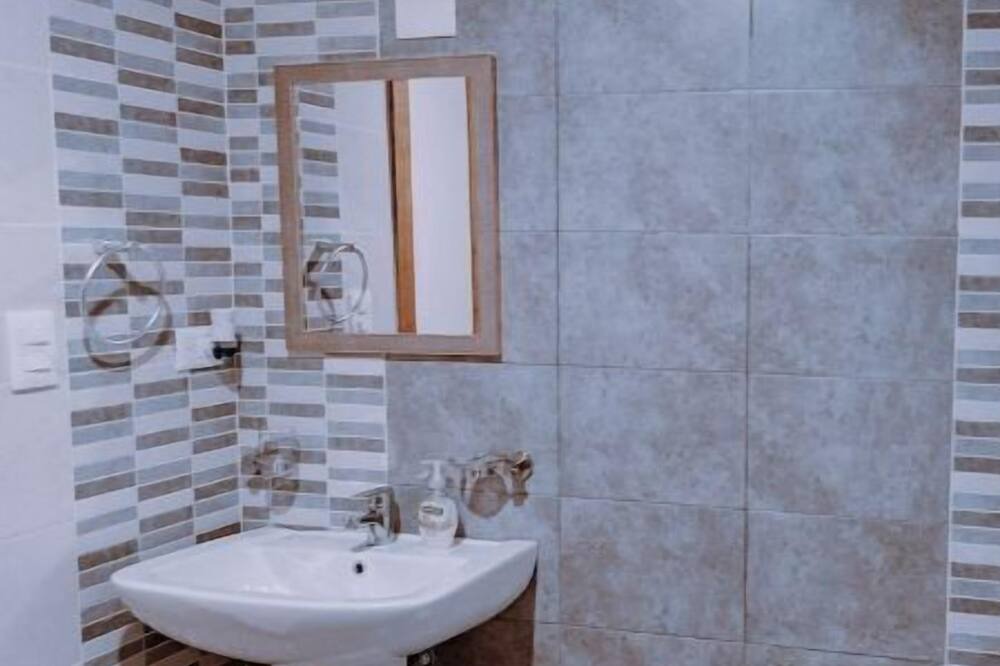 Photo of Bathroom in Viejo Arroyo Hondo
