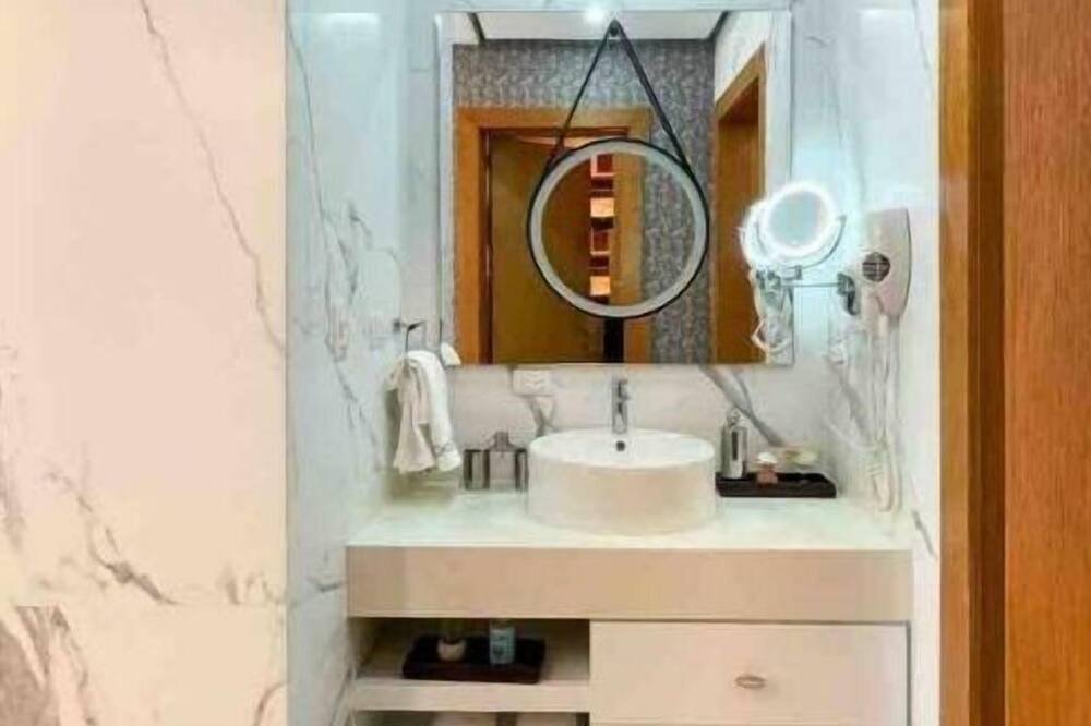 Photo of Bathroom in Evaristo Morales