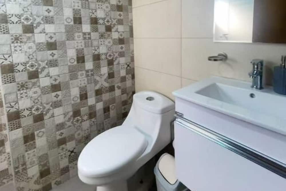 Photo of Bathroom in Evaristo Morales