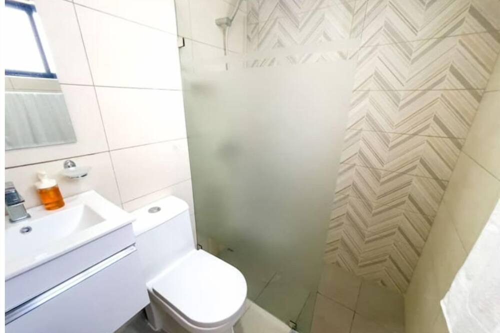 Photo of Bathroom in Evaristo Morales