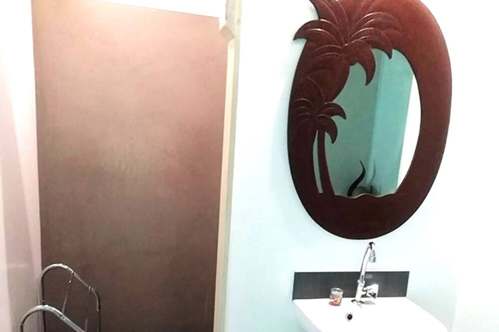 Photo of Bathroom in Ha'apiti