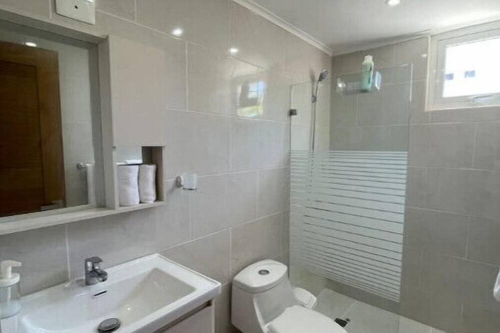 Photo of Bathroom in Evaristo Morales