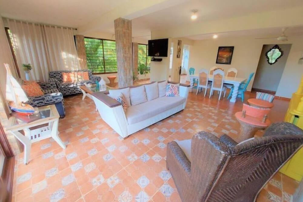 Photo of Livingroom in Sanchez