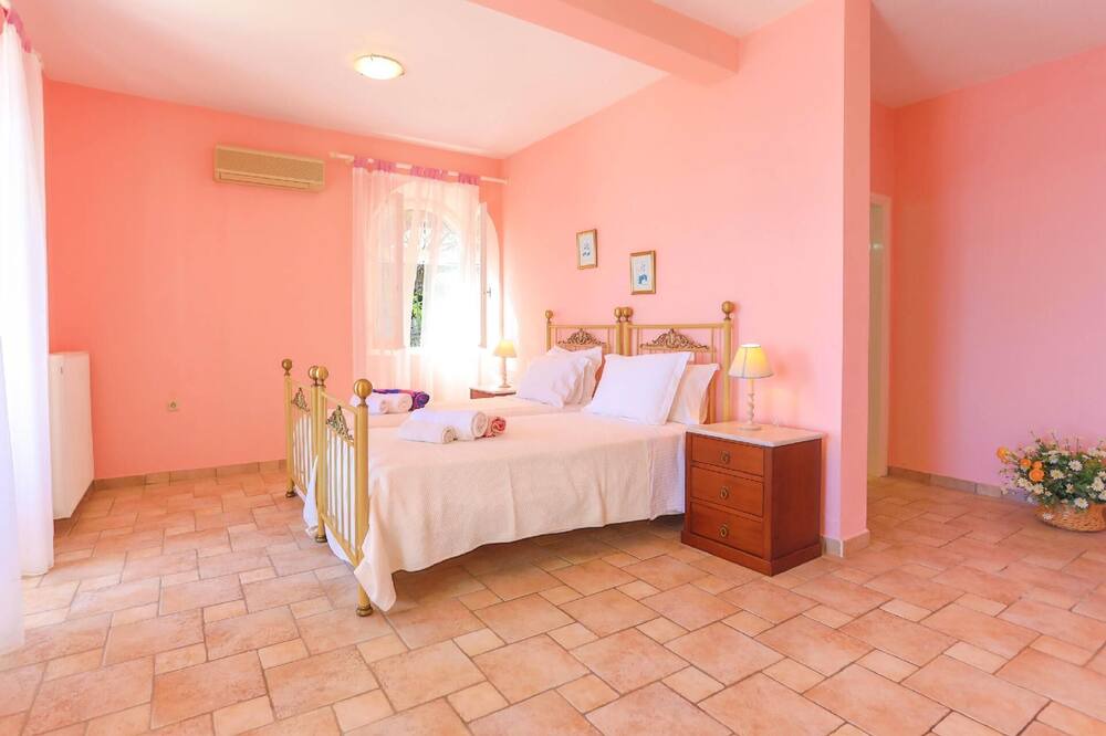 Photo of Bedroom in Katavolos