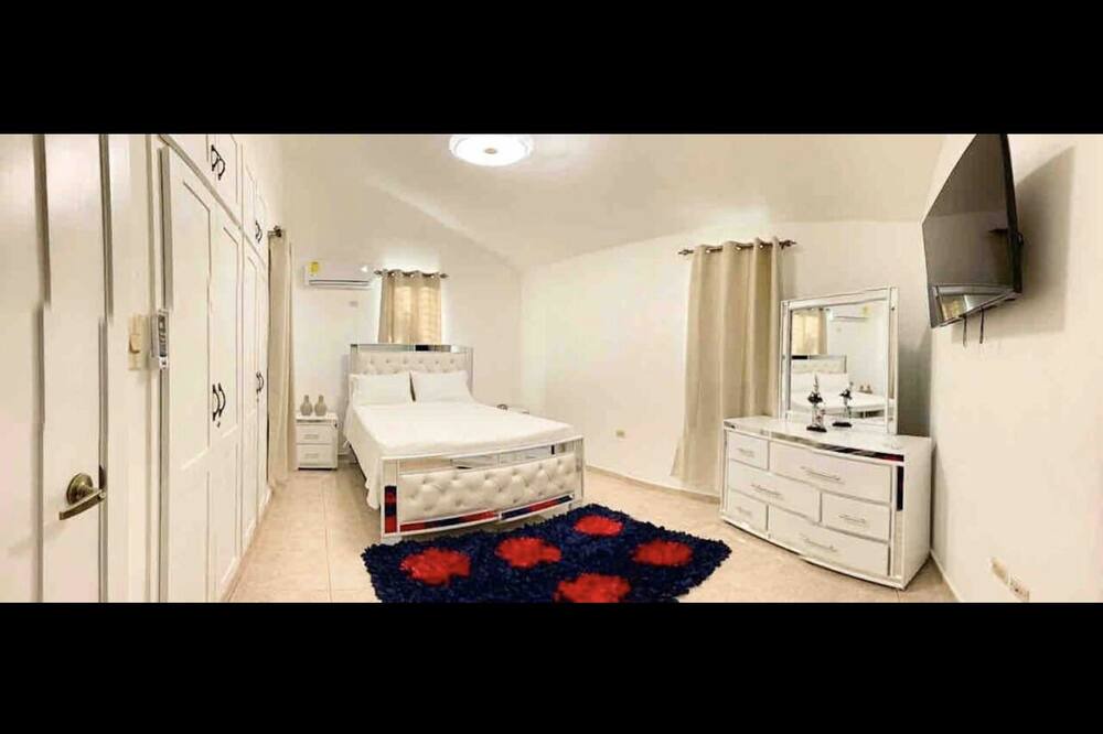 Photo of Bathroom in Janico