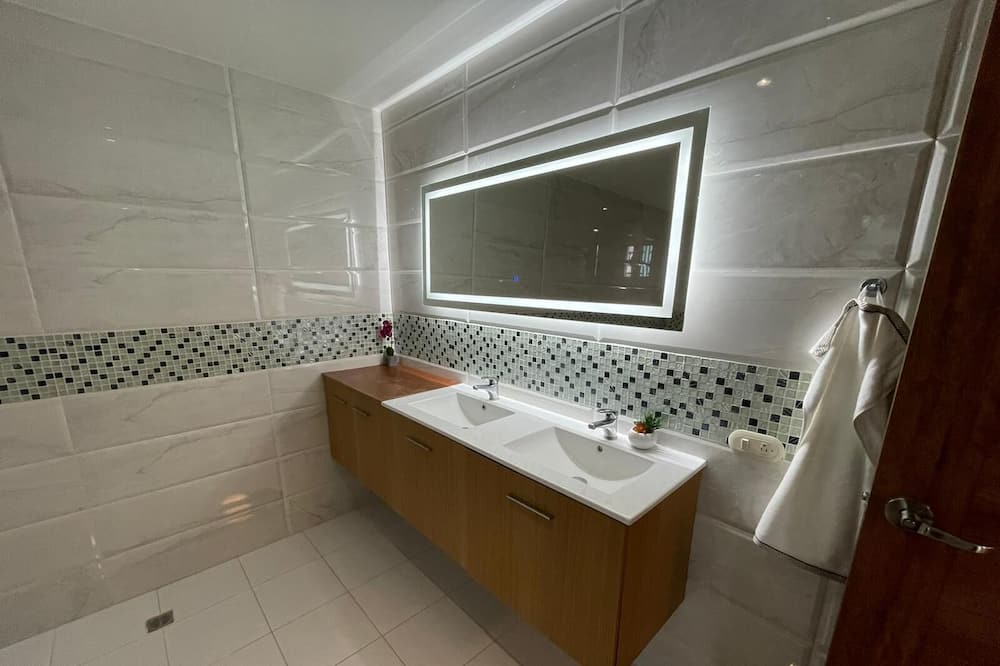 Photo of Bathroom in Pantoja
