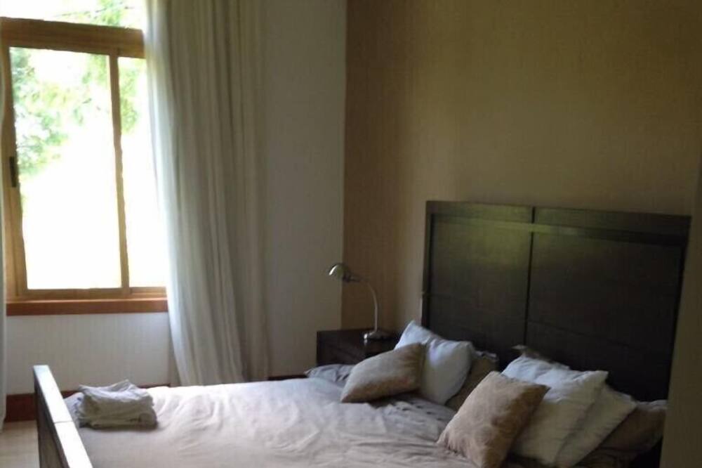 Photo of Bedroom in Los Altos