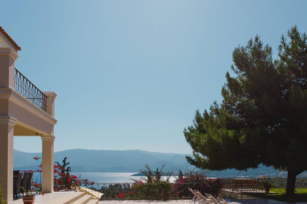 Photo of Outdoor in Isthmia