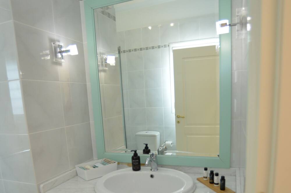 Photo of Bathroom in Isthmia