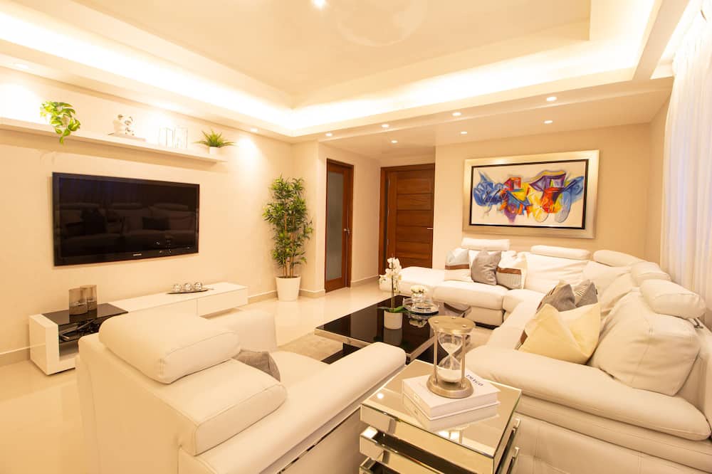 Photo of Livingroom in Viejo Arroyo Hondo