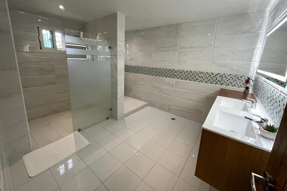 Photo of Bathroom in Los Alcarrizos
