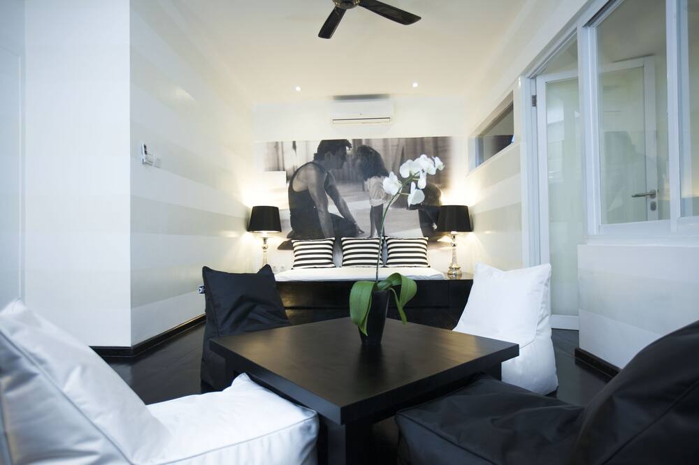 Photo of Livingroom in Drupadi
