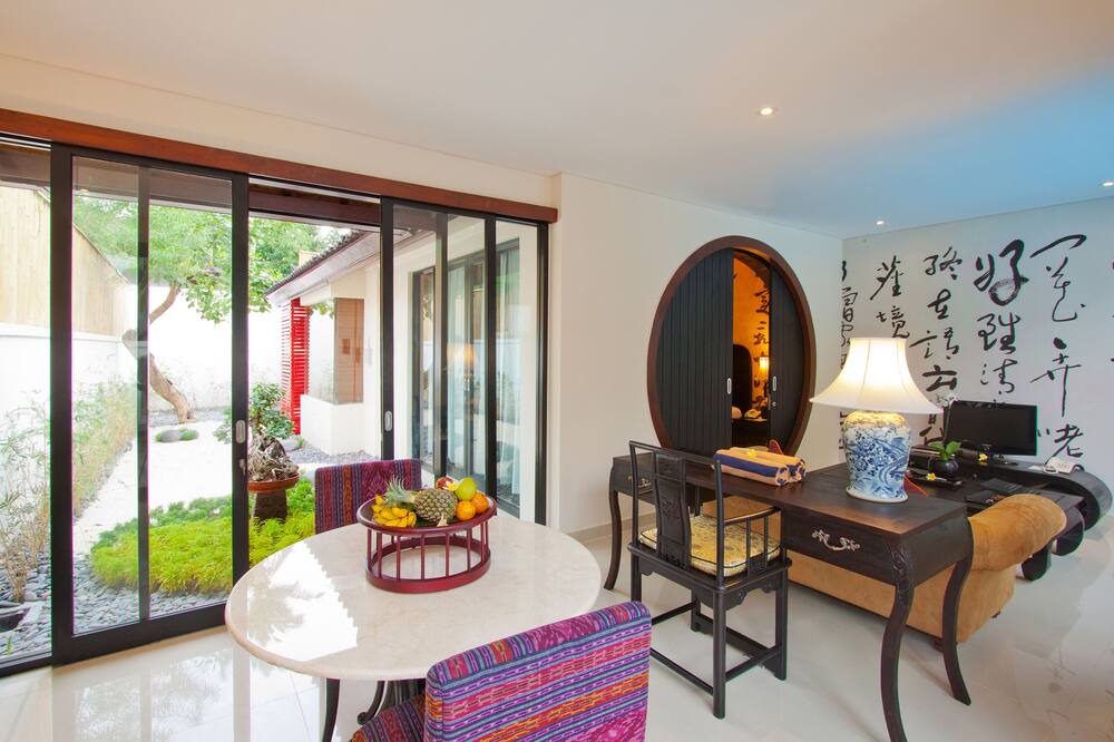 Photo of Livingroom in Drupadi