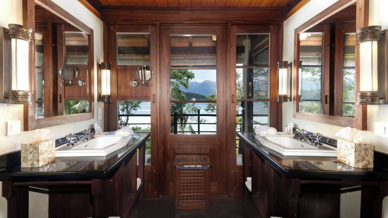Photo of Bathroom in Round Island