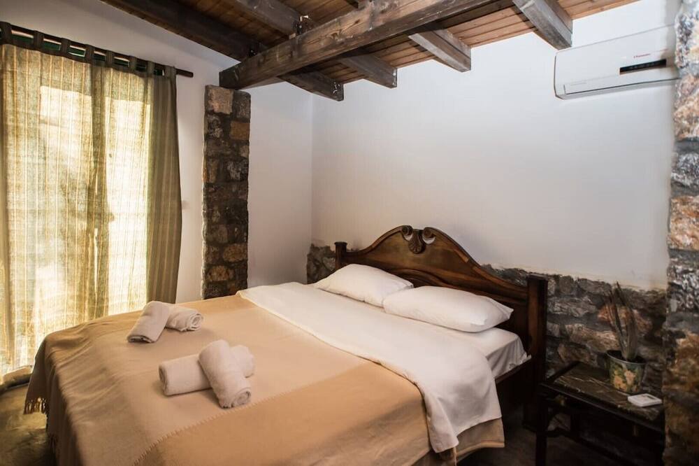 Photo of Bedroom in Platees