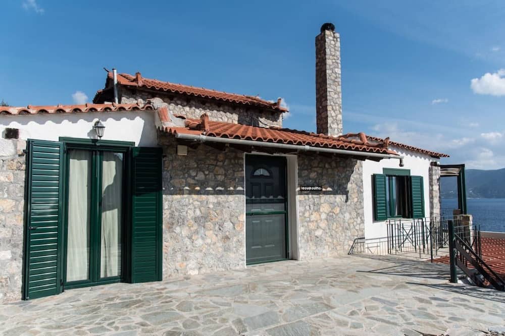Photo of Outdoor in Platees