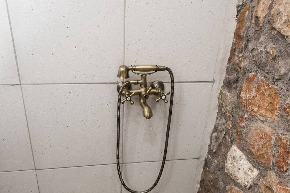 Photo of Bathroom in Platees