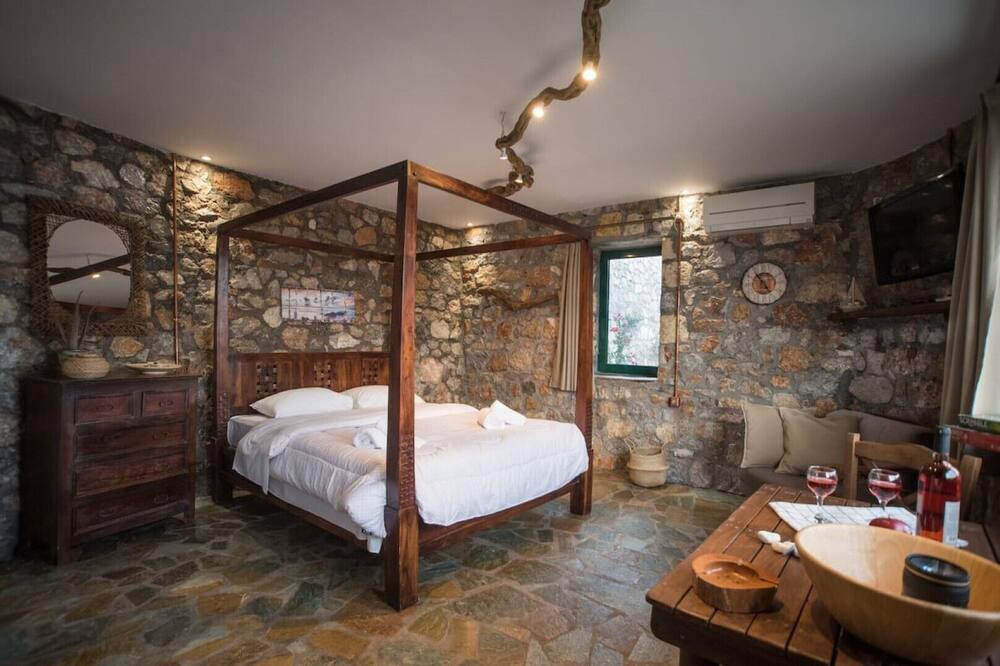 Photo of Bedroom in Platees