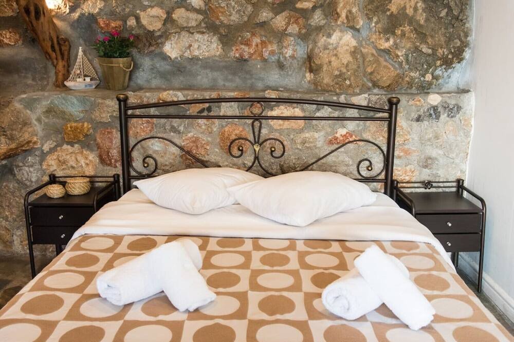 Photo of Bedroom in Platees