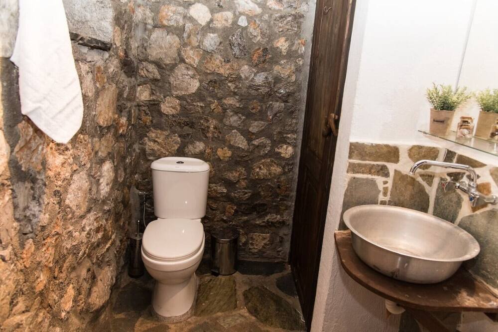 Photo of Bathroom in Platees