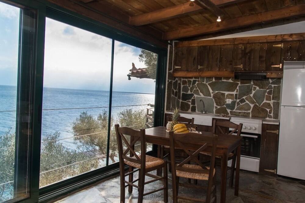 Photo of Kitchen in Platees