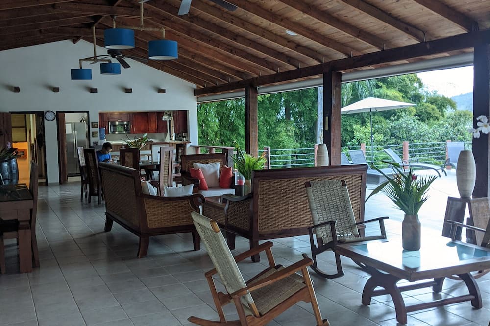 Photo of Patio Balcony in La Vega Province