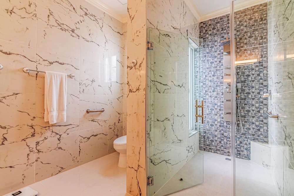 Photo of Bathroom in Los Cerros