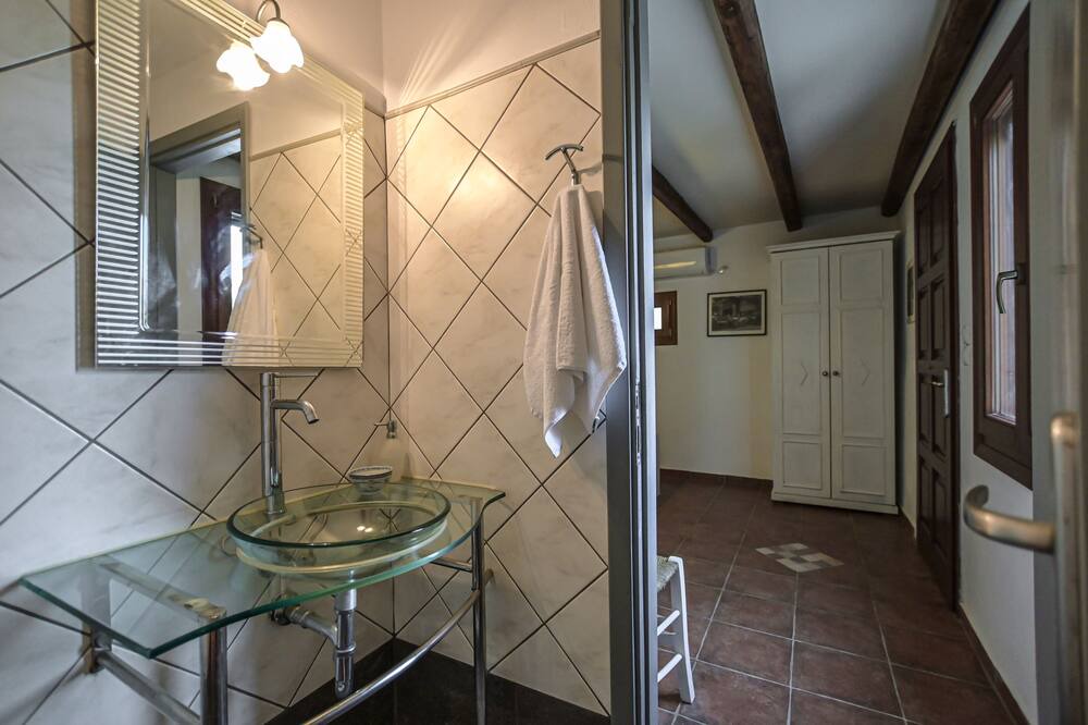 Photo of Bathroom in Stelida
