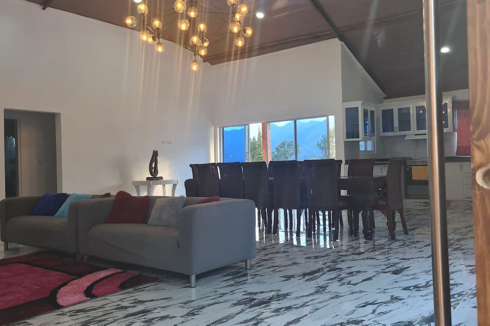 Photo of Livingroom in Constanza
